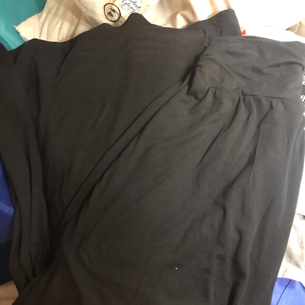Long black maxi skirt. Women’s Size large.